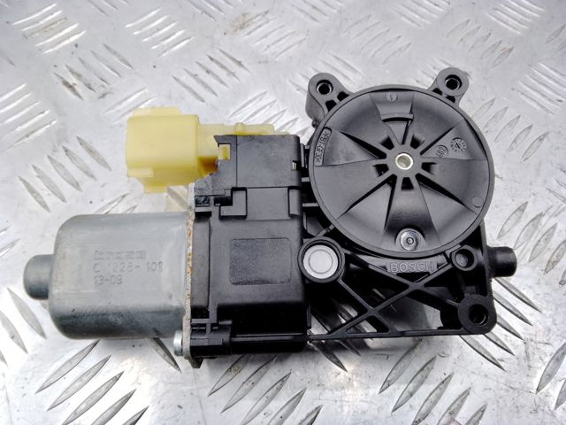 Двигун стеклопод'емника двері задньої, лівої DS7Z5423395A FORD