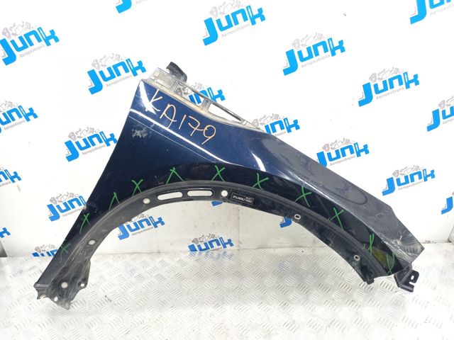 Переднє праве крило FCA005NAMA NISSAN