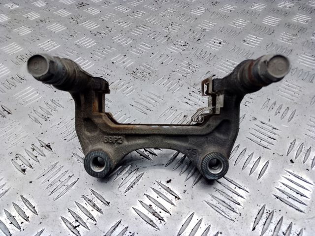 Скоба гальмівного заднього супорта KAY02629X MAZDA
