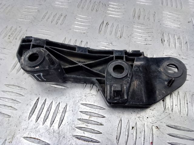 Кронштейн бампера переднього, зовнішній правий KD45500T1C MAZDA
