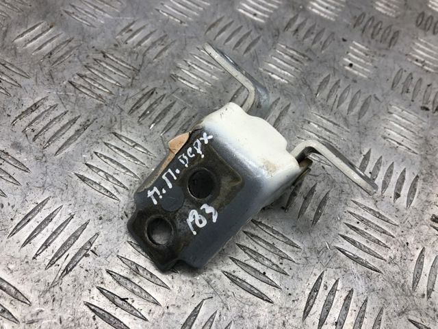 Петля передніх дверей права KD5358210A MAZDA