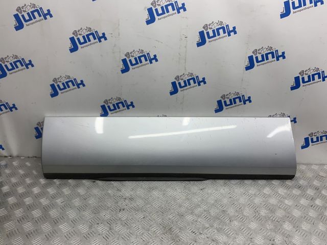 Молдинг передньої лівої двері, нижній LR006222 LAND ROVER