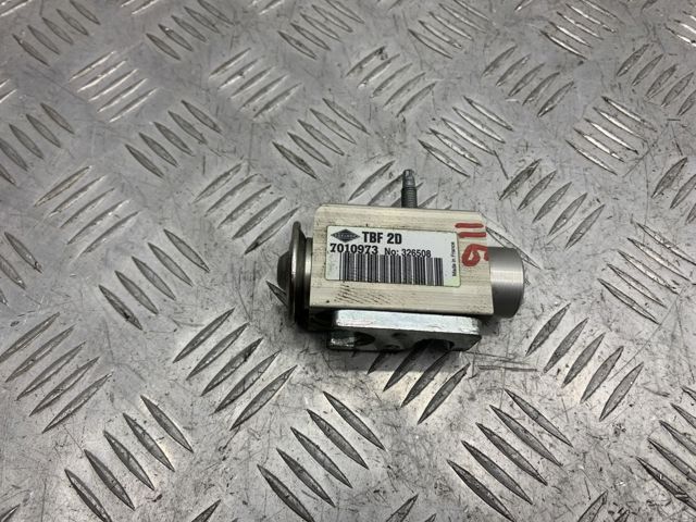 Клапан TRV, кондиціонера LR016631 LAND ROVER
