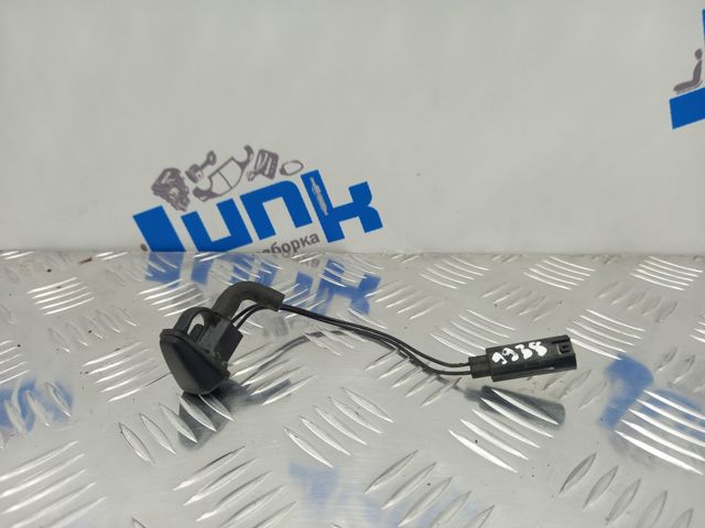 Сопло омивача лобового скла LR018834 LAND ROVER