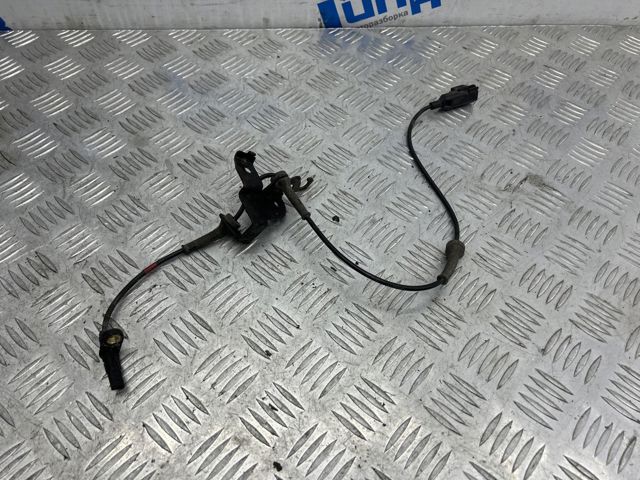 Датчик АБС задній лівий LR024208 LAND ROVER