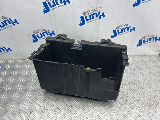 Піддон акумулятора(АКБ) LR037533 LAND ROVER