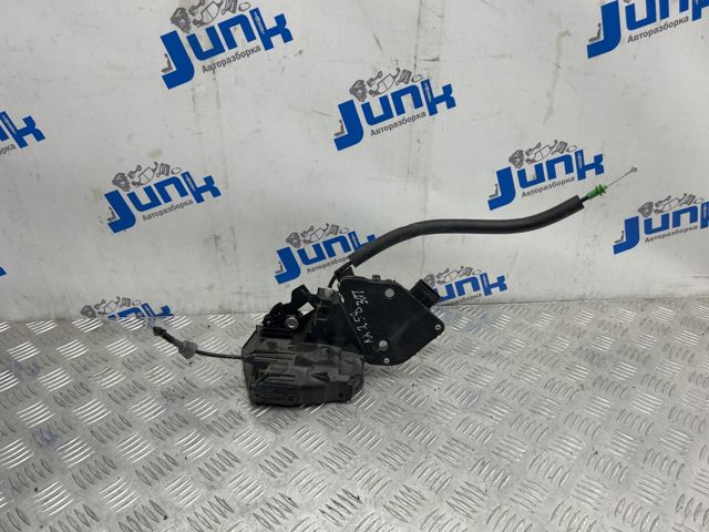 Замок задніх дверей, правих LR038356 LAND ROVER