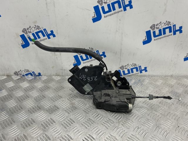 Замок задньої двері, лівої LR038374 LAND ROVER