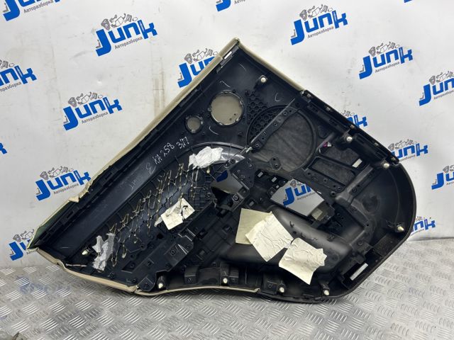 Облицювання задніх правих дверей LR040532 LAND ROVER