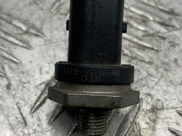 Датчик тиску палива LR065516 LAND ROVER