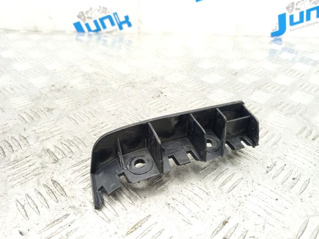 Кронштейн бампера заднього, правий LR066744 LAND ROVER