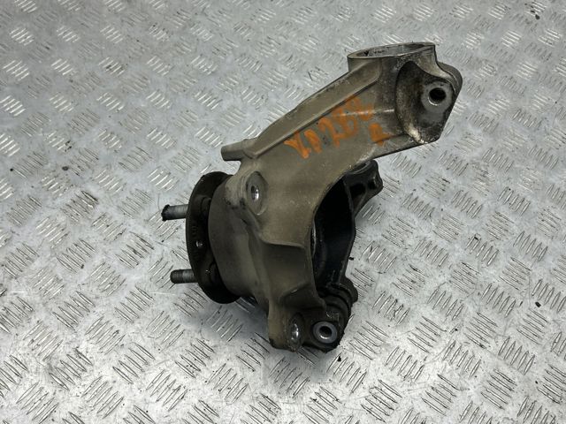 Цапфа поворотного кулака LR077914 LAND ROVER