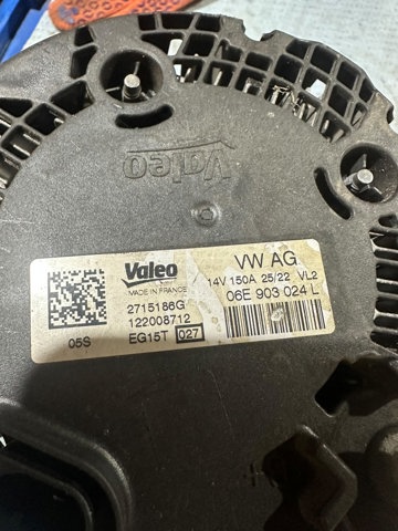 Генератор 06E903024L VAG