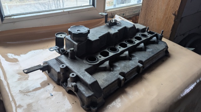 Кришка клапанна 1035A897 MITSUBISHI