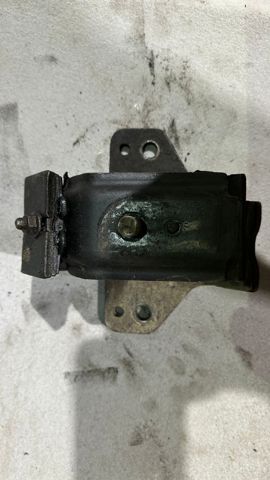 Права подушка двигуна 11210VK510 NISSAN