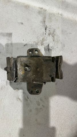 Подушка (опора) двигуна, ліва 11220VK510 NISSAN