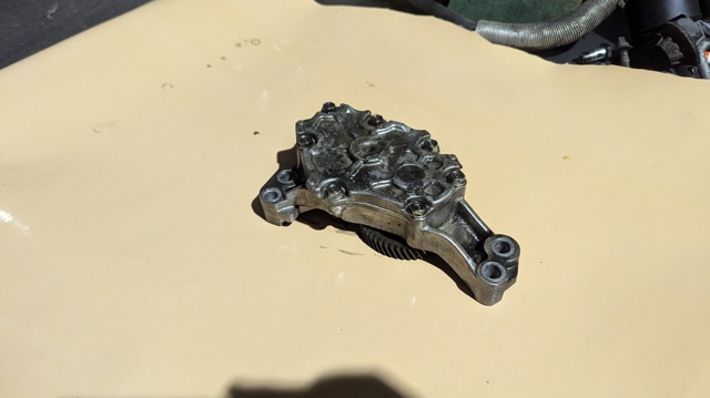Масляний насос двигуна 1470595 FORD
