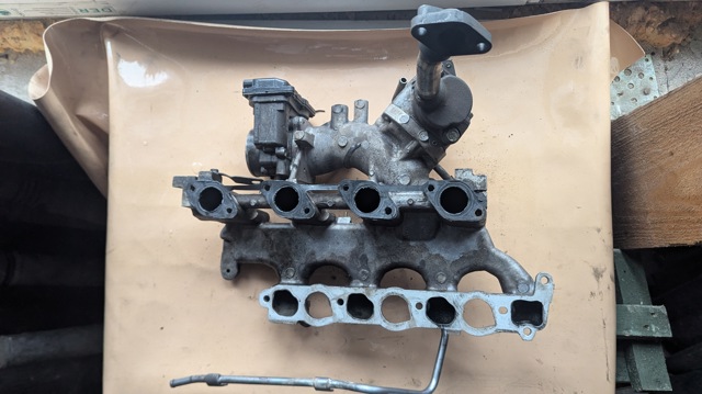 Колектор впускний 1540A046 MITSUBISHI