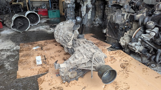 Дільник передач 33100VK400 NISSAN