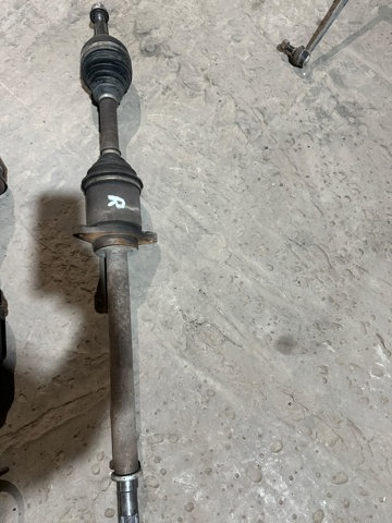 Привід правий 39100JG74B NISSAN