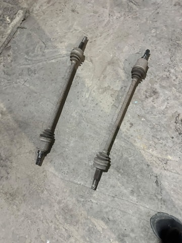Привід задній 39600JD60A NISSAN