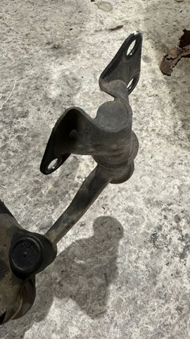 поворотний важіль 485300F000 NISSAN