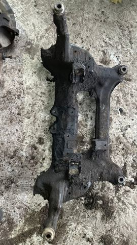 Передня балка 544008H500 NISSAN