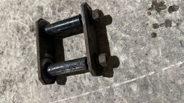 Серьга задньої ресори 55220EB000 NISSAN
