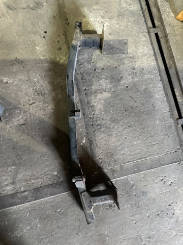 Балка бампера переднього 62030JG00C NISSAN