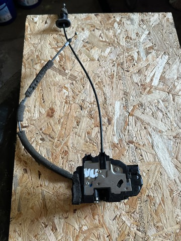 Замок водійських дверей 80501JG40A NISSAN