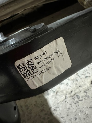 Балка задньої підвіски поперечна 80A505235AP VAG