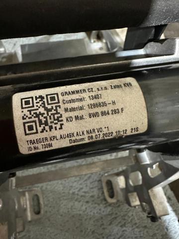 Кронштейн підлокітника 8W0864283F VAG