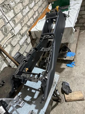 Центральна консоль торпеди 8W1863241D VAG