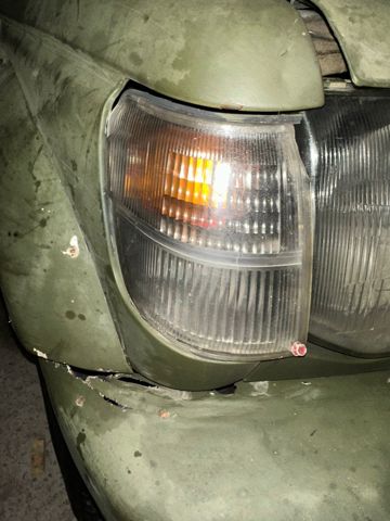 Поворотник правий MB831082 MITSUBISHI