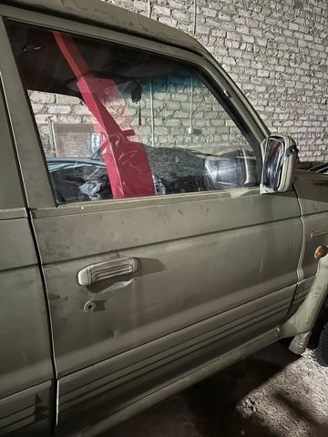 Пасажирські передні двері MB861336 MITSUBISHI