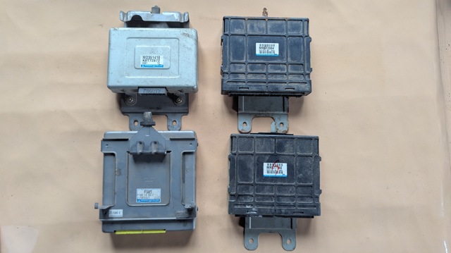 Реле управління MD351418 MITSUBISHI