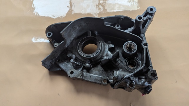 Насос маслозакачуючий MD364254 MITSUBISHI