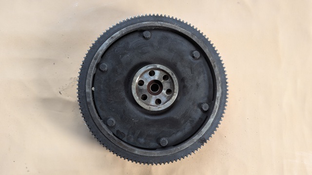 Маховик двигуна MD374117 MITSUBISHI