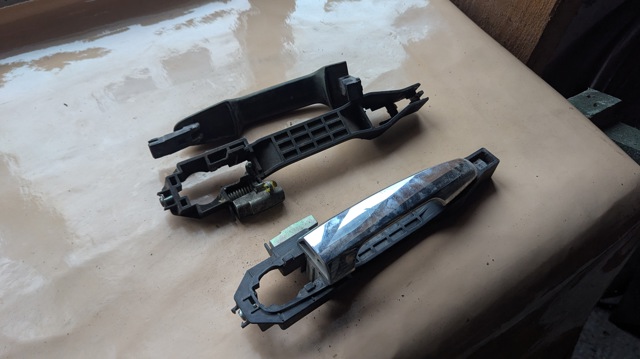 Ручка дверей в зборі MN105360 MITSUBISHI