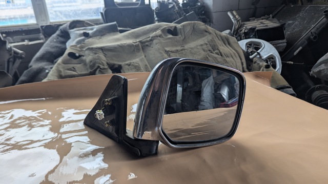 Внутрішня накладка кріплення дзеркала правого MR109274 MITSUBISHI