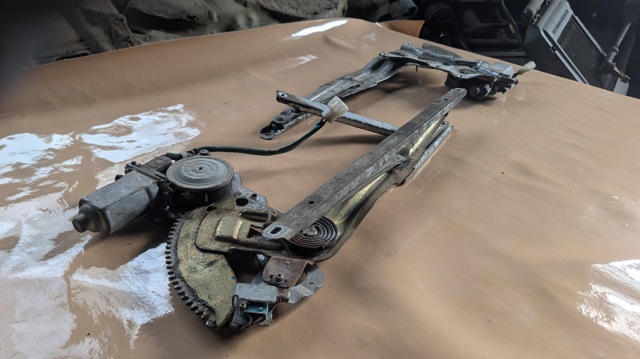 Підйомник механічний вітрового скла MR192911 MITSUBISHI