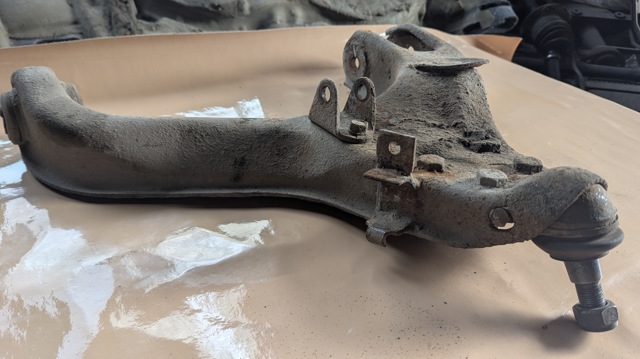 Поперечний важіль MR296267 MITSUBISHI