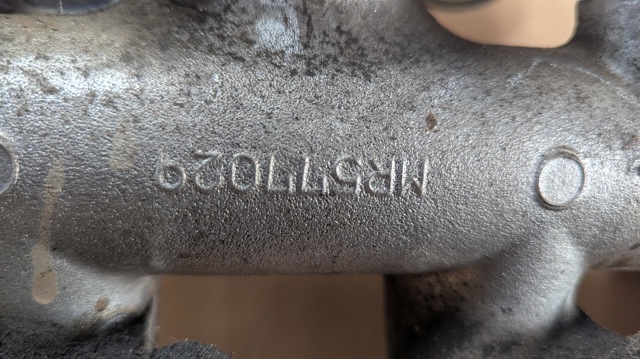 Колектор впускний MR577029 MITSUBISHI
