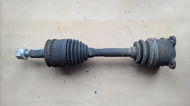 Привід правий MR580692 MITSUBISHI