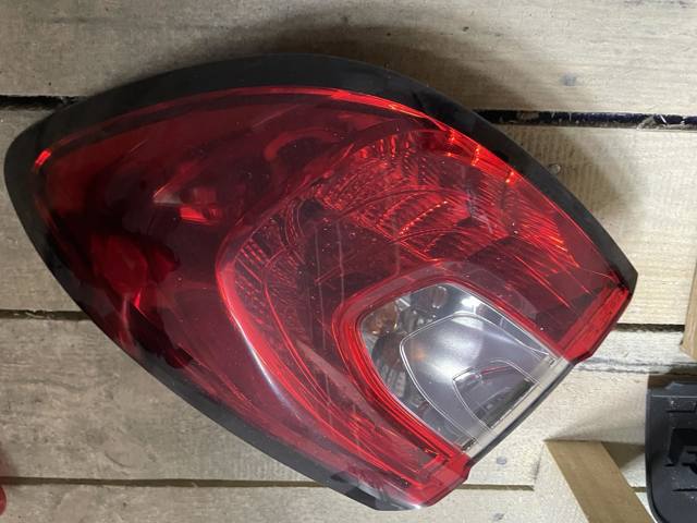 Задній правий зовнішній ліхтар 265502731R RENAULT