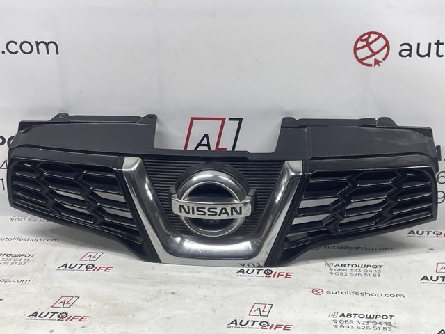 Решітка радіатора Nissan Qashqai 1