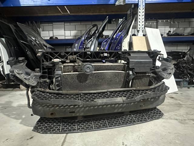 Кронштейн для радіатора 641013W000 HYUNDAI