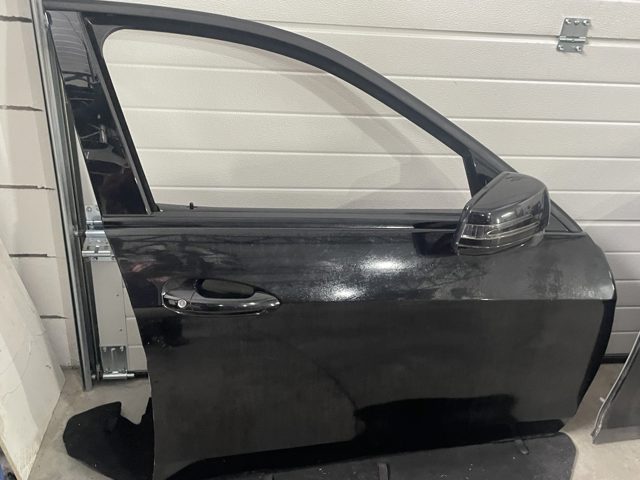 Пасажирські передні двері A2127200205 MERCEDES