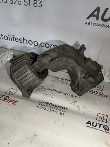 Кронштейн подушки (опори) двигуна, лівої A6512230004 MERCEDES