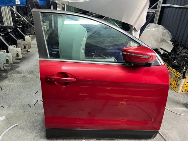 Дверка передня права H01004EAAA NISSAN